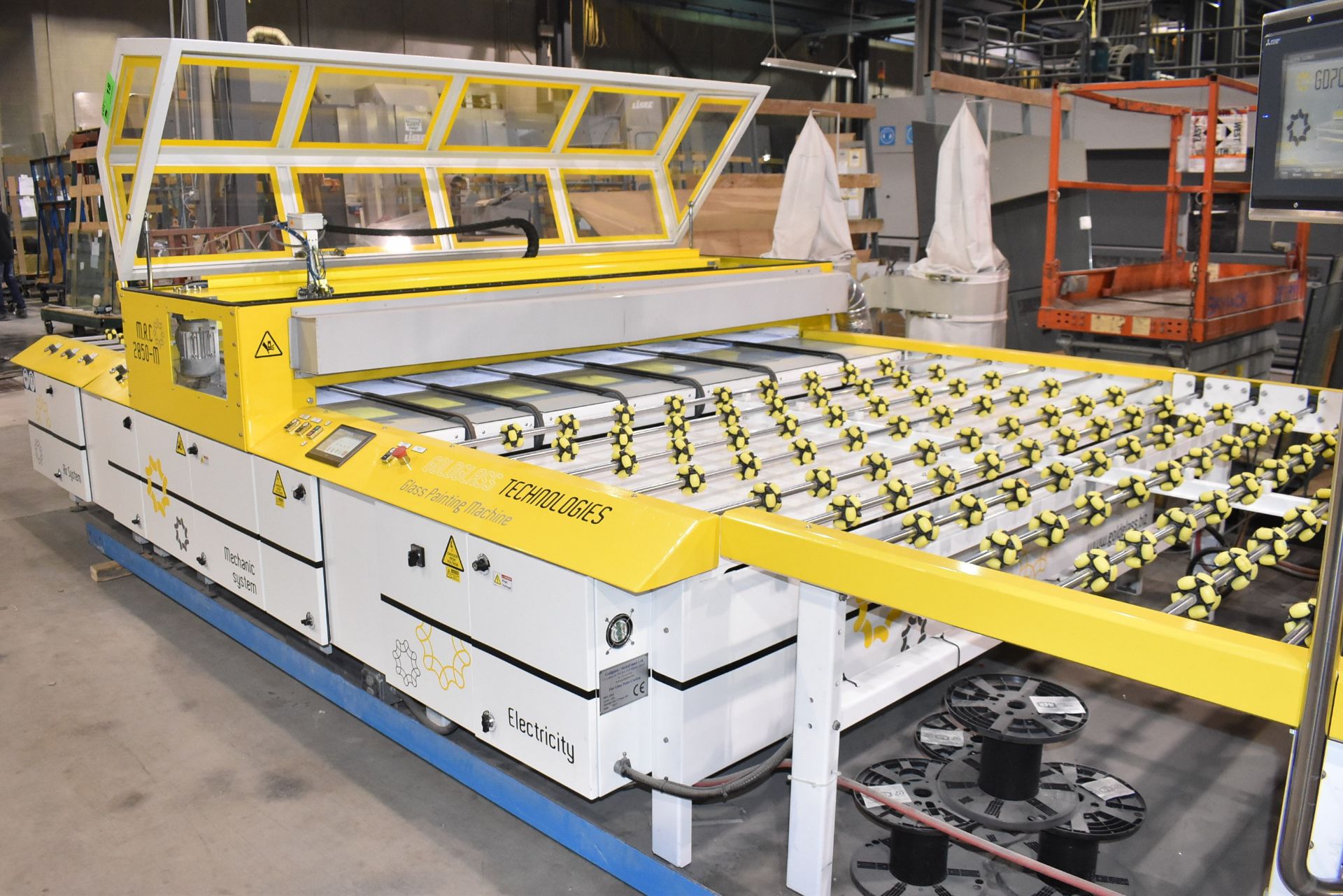 GOLD GLASS TECHNOLOGIES (2017) M.R.C 2850-M CNC FLAT GLASS PAINT LINE WITH 93" X 45" POWER INFEED - Image 13 of 19