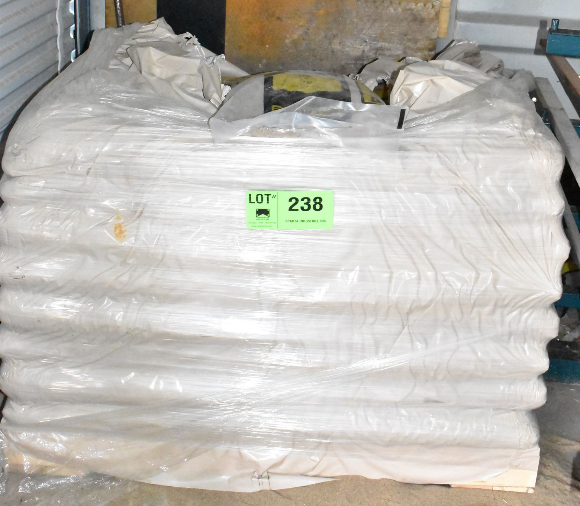 LOT/ PALLET OF BELLEMARE ABRASIVE NATURAL SAND