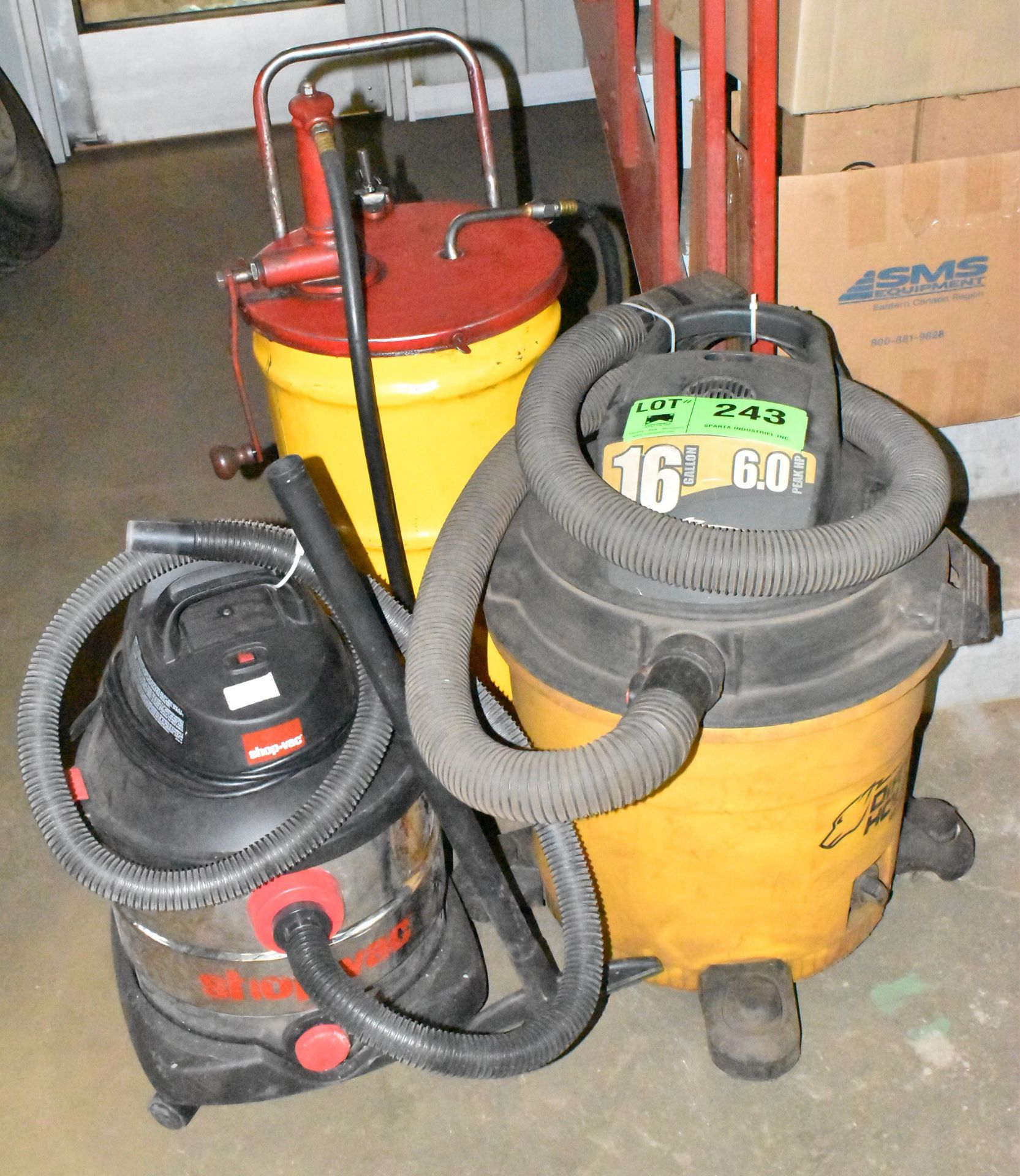 LOT/ SHOP VACUUMS