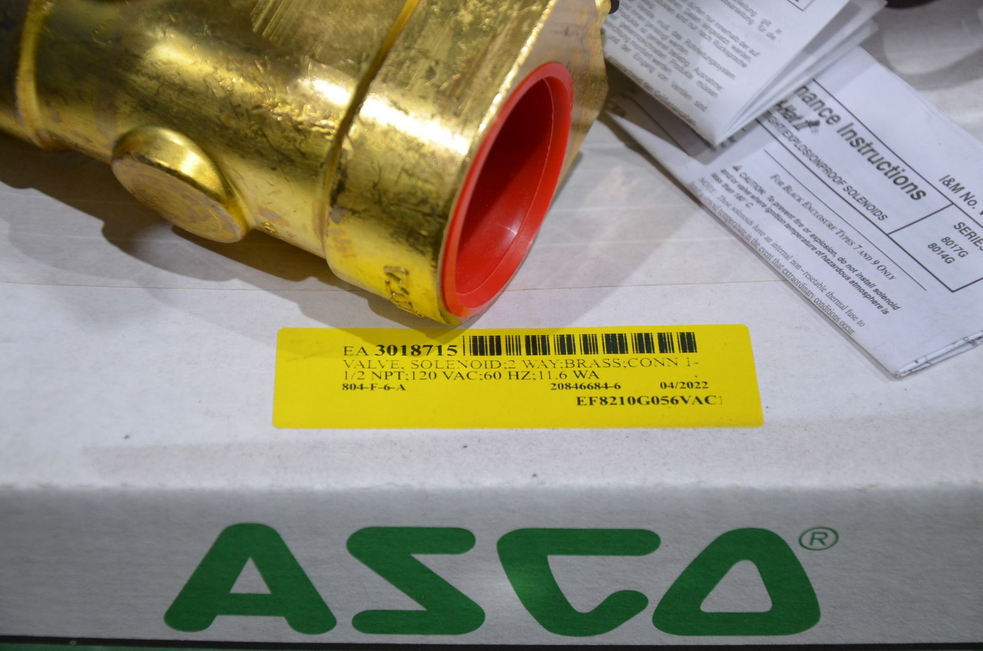 LOT/ CONTENTS OF SHELF - ASCO 2-WAY BRASS SOLENOID SWITCHES, (2) EMERSON SOLA CVS 23-23-220-8 - Image 3 of 8