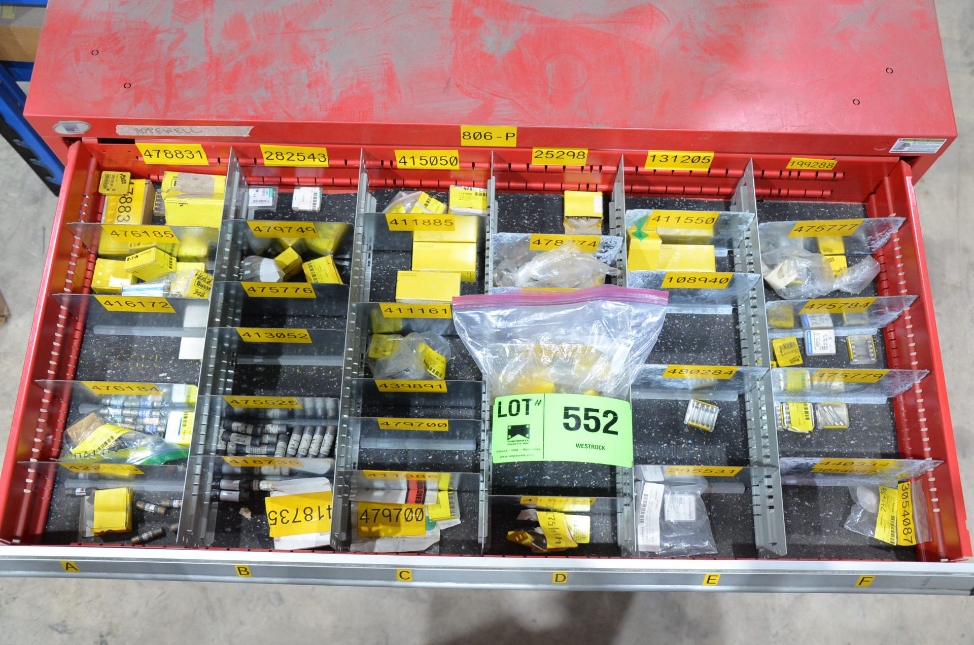 LOT/ CONTENTS OF 9 DRAWER CABINET - ELECTRICAL FUSES - Image 2 of 10