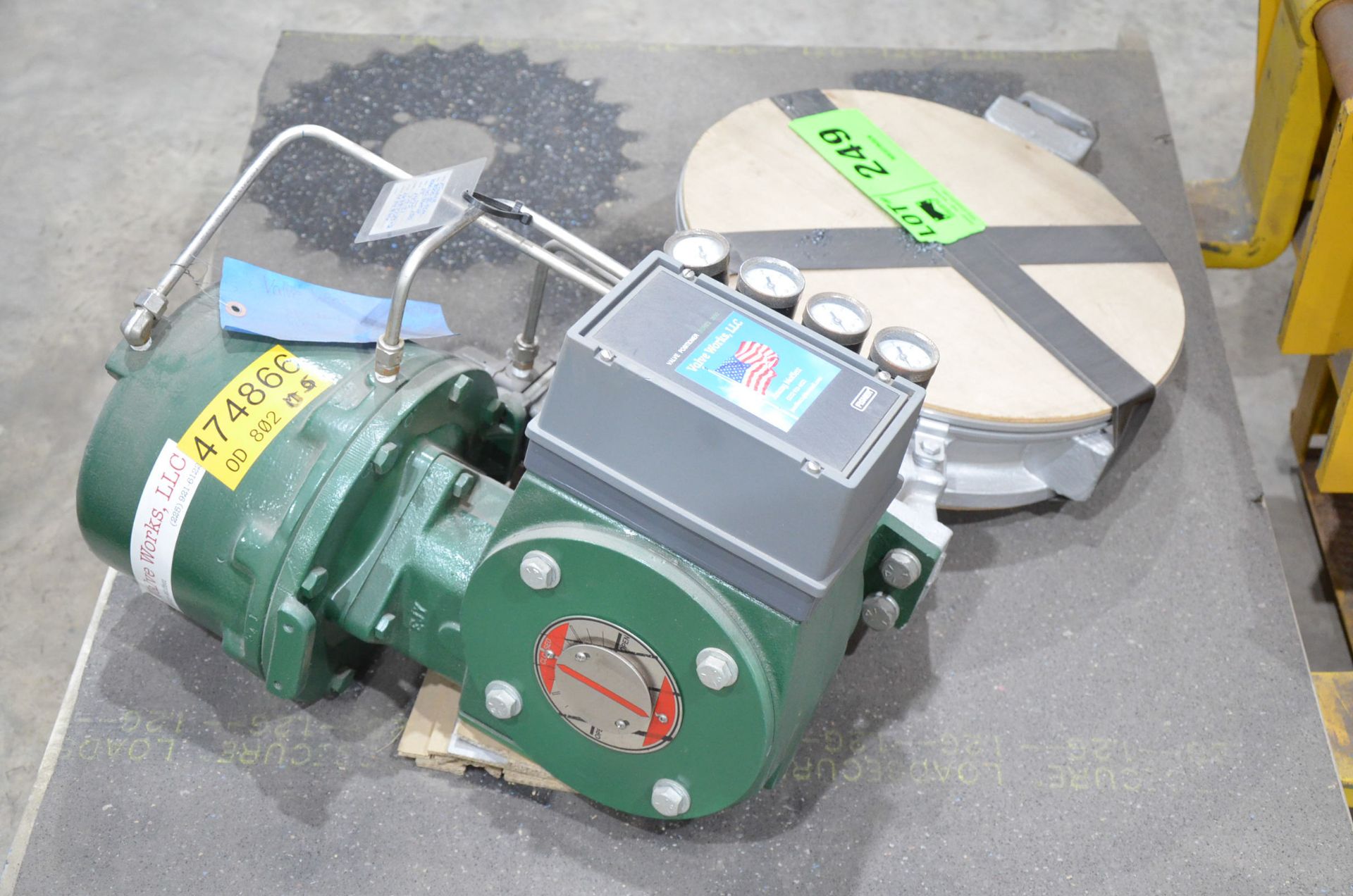 LOT/ CONTENTS OF SHELF - FISHER (2021) 8500-SS-TCM 14" SS BALL TYPE POWER ACTUATED VALVE - Image 2 of 6