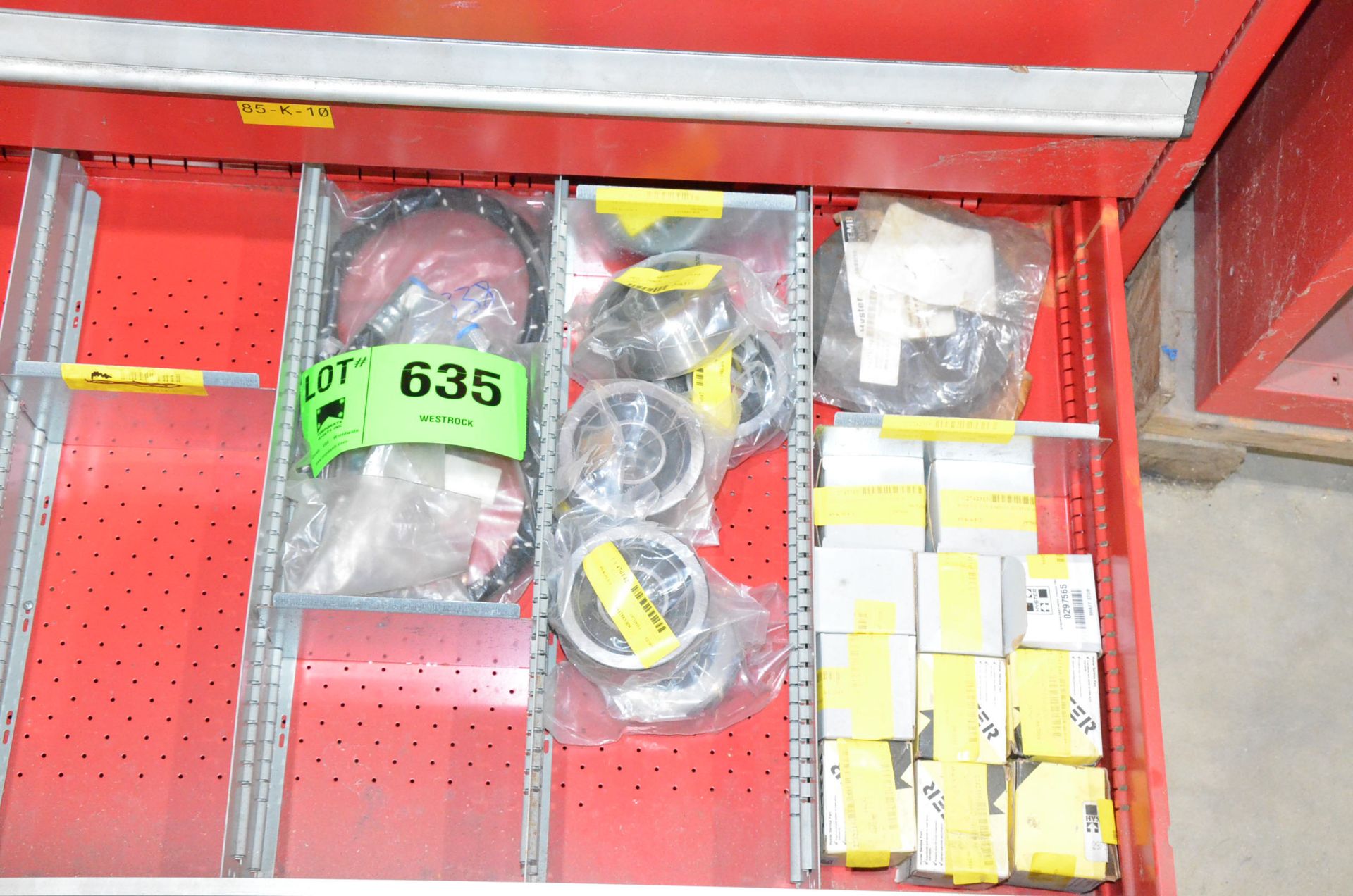 LOT/ CONTENTS OF 9 DRAWER CABINET - HYSTER FORKLIFT PARTS - Image 9 of 9