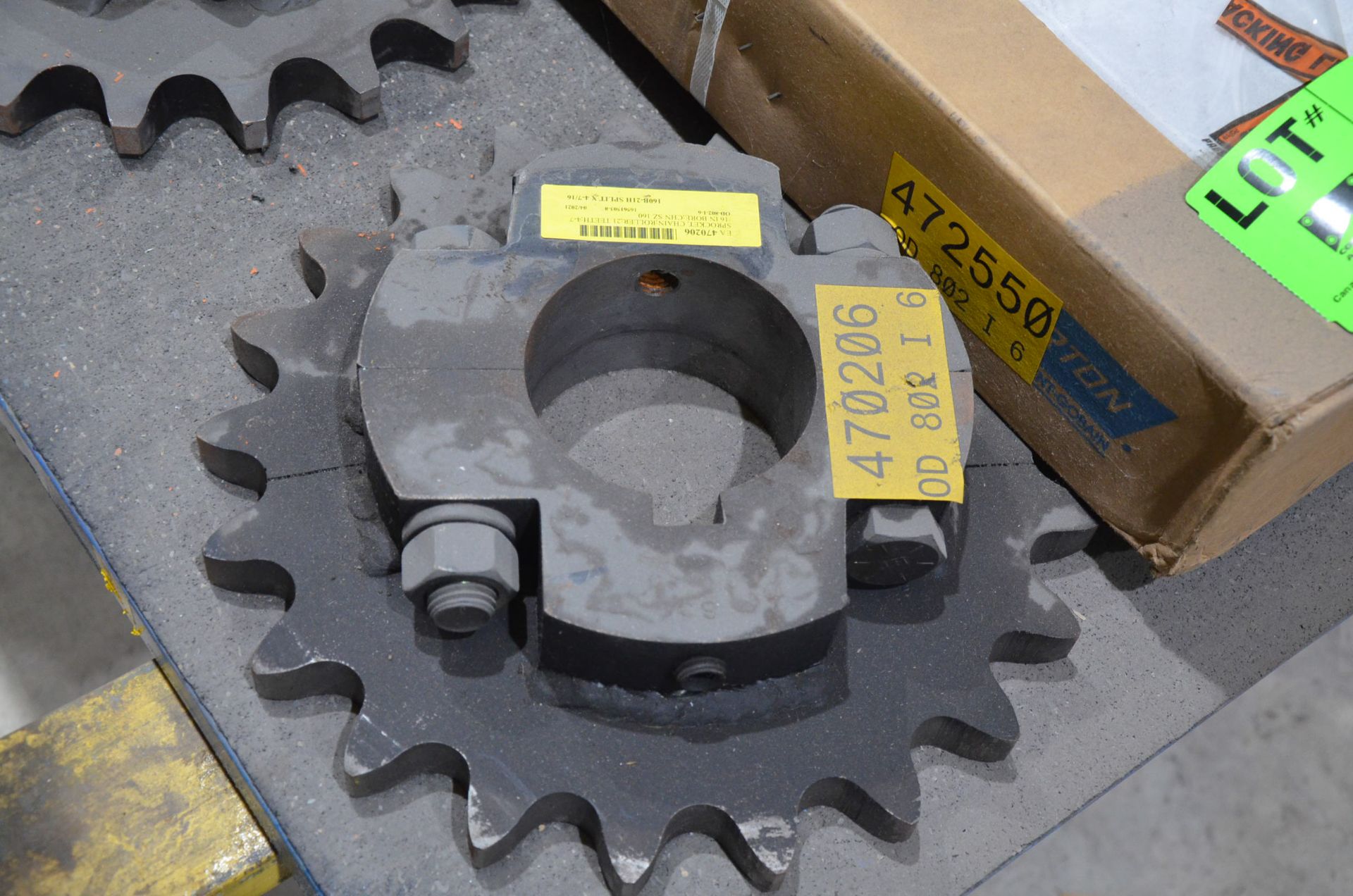 LOT/ CONTENTS OF SHELF - NORTON 20"X3"X7.5" GRINDING WHEEL, CHAIN SPROCKETS AND ELECTRICAL PLUGS - Image 3 of 6
