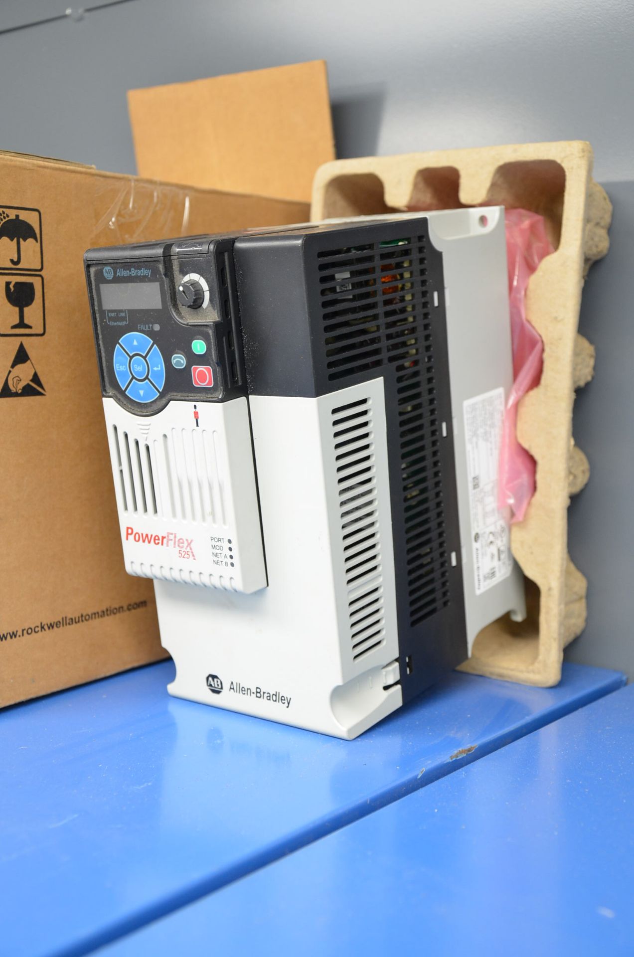 ALLEN BRADLEY POWERFLEX 525 10 HP VARIABLE FREQUENCY DRIVE, S/N: 5BD017N0T19080164 - Image 2 of 4