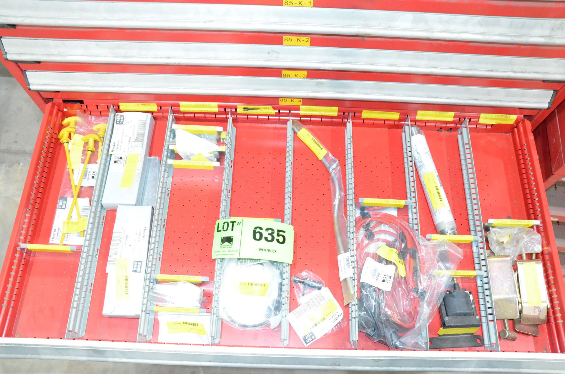 LOT/ CONTENTS OF 9 DRAWER CABINET - HYSTER FORKLIFT PARTS - Image 3 of 9