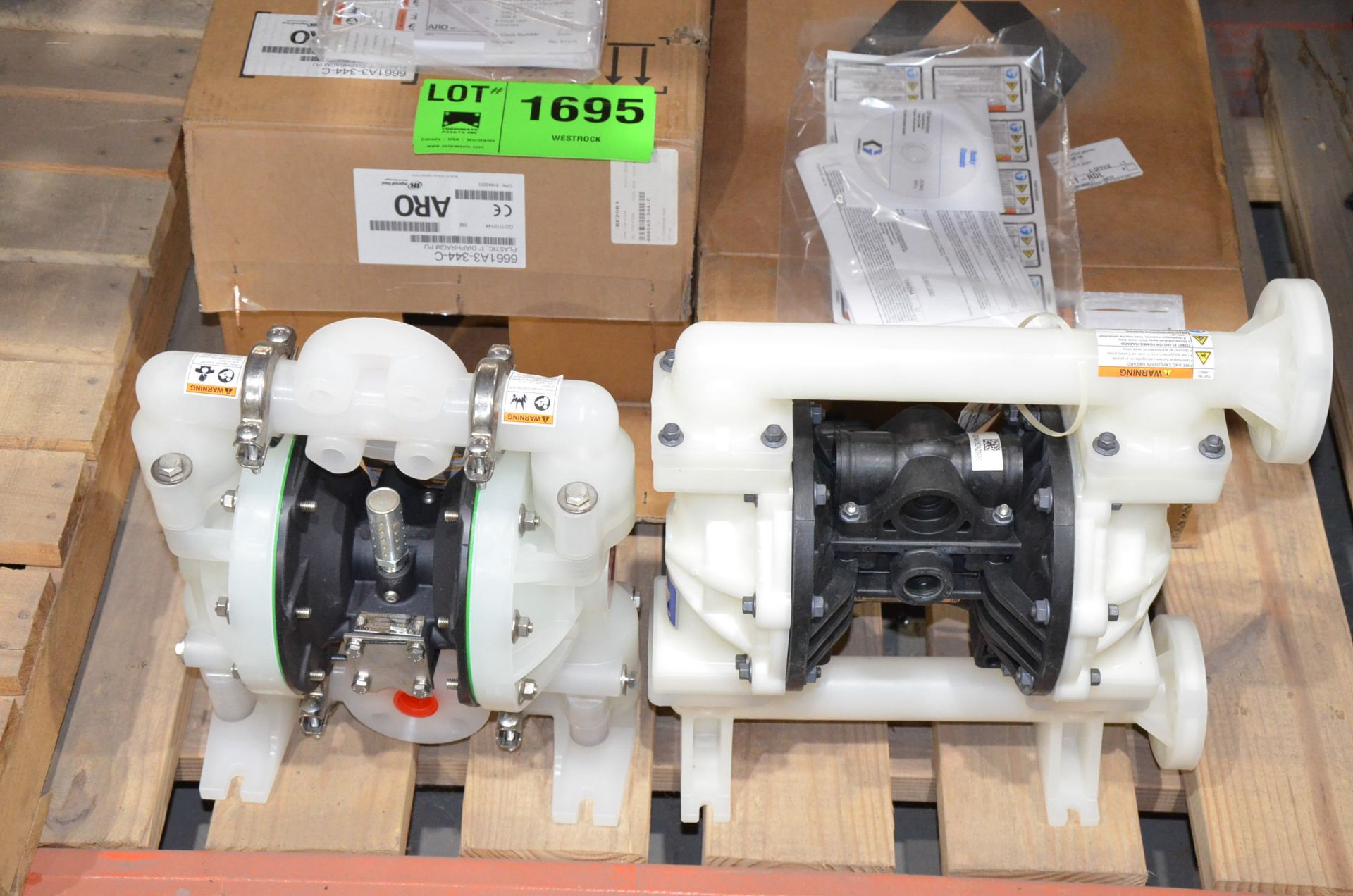 LOT/ INGERSOLL RAND ARO 6661A3-344-C PNEUMATIC DIAPHRAGM PUMP AND GRACO PNEUMATIC DIAPHRAGM PUMP