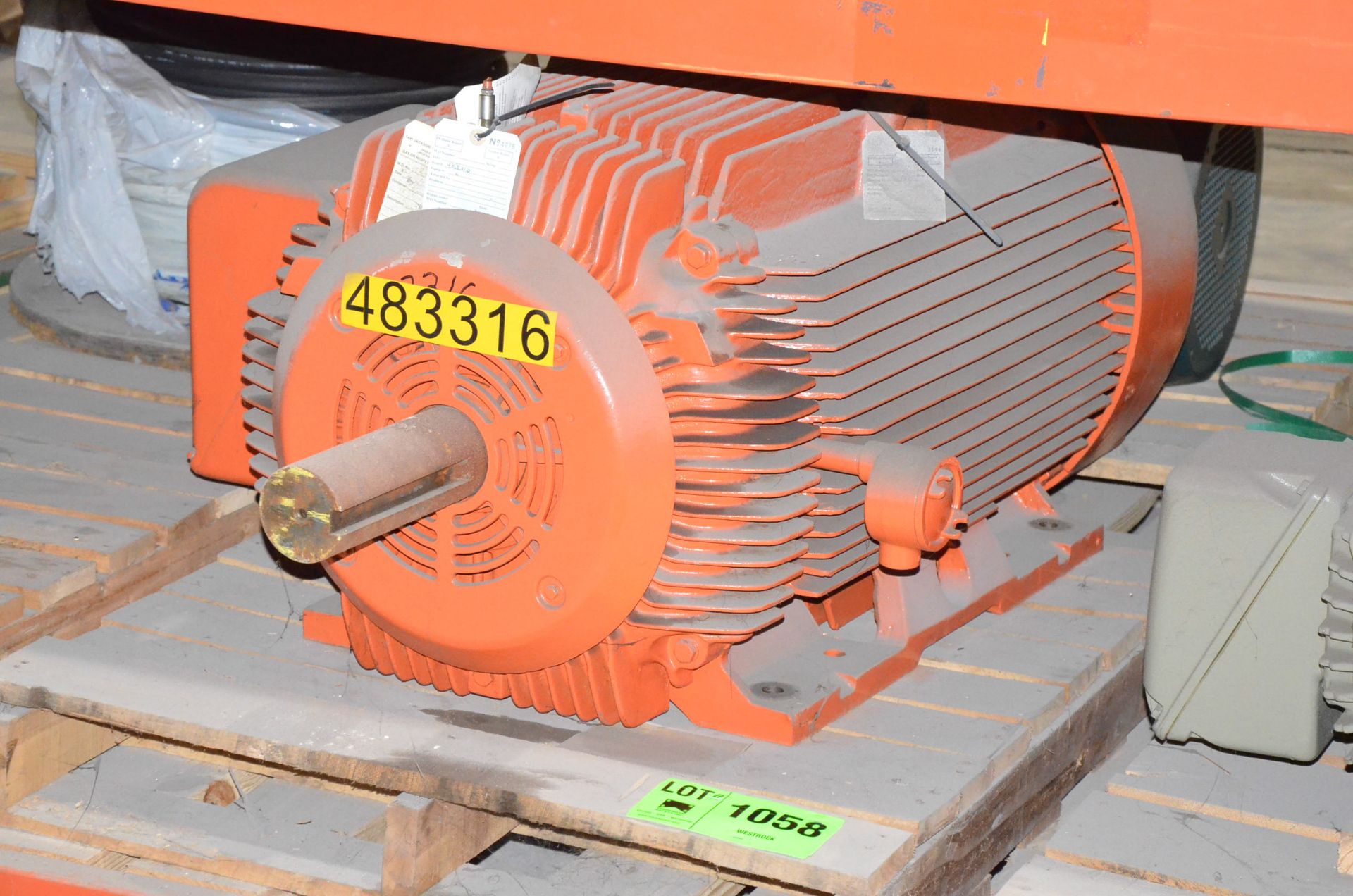 GE 300HP/1800RPM/2300V/3PH/60HZ ELECTRIC MOTOR WITH ROLLER BEARINGS WELL SUITED FOR SIDE LOAD