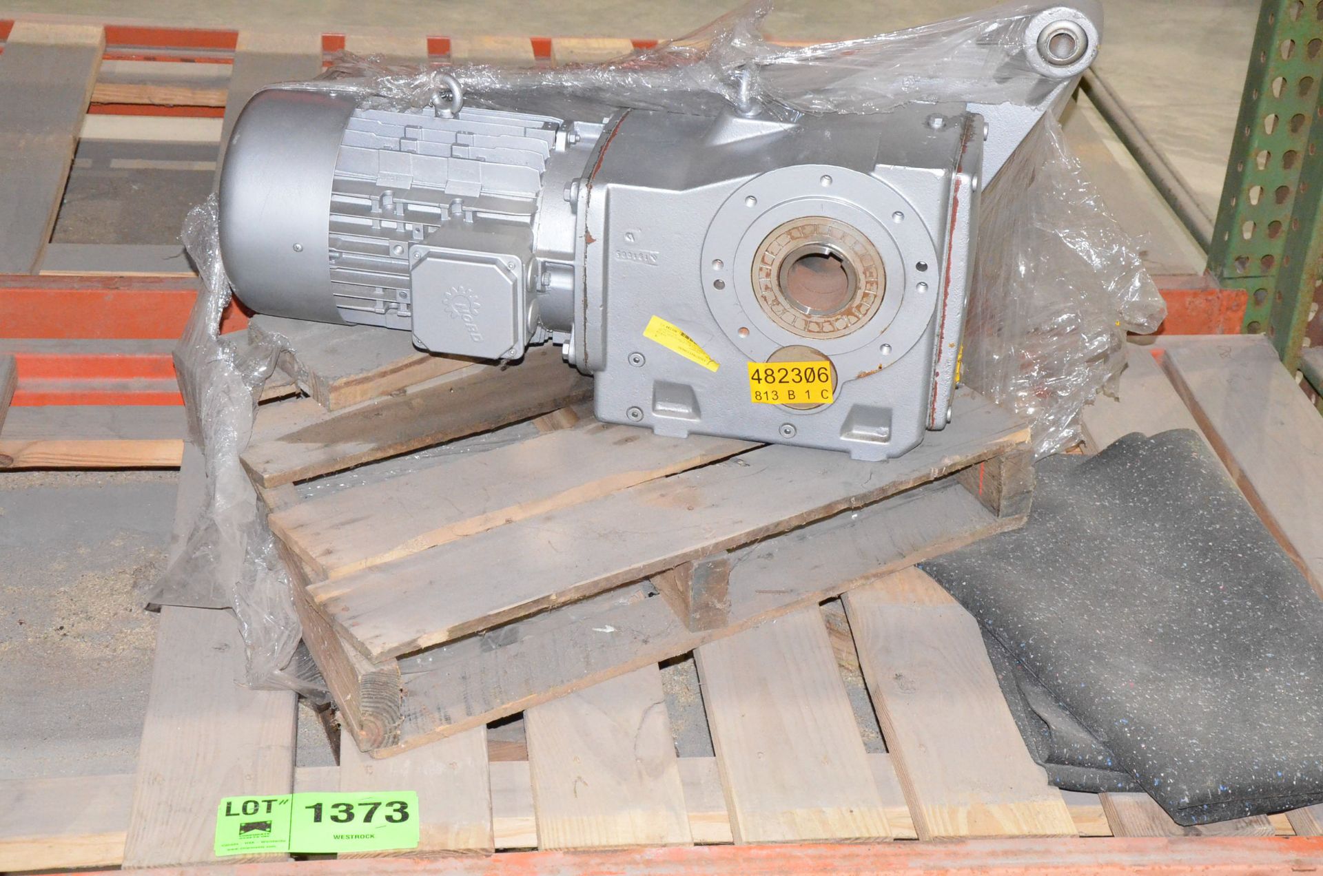 SEW EURODRIVE 10HP, 8.83:1 RATIO ENCODER READY GEARMOTOR