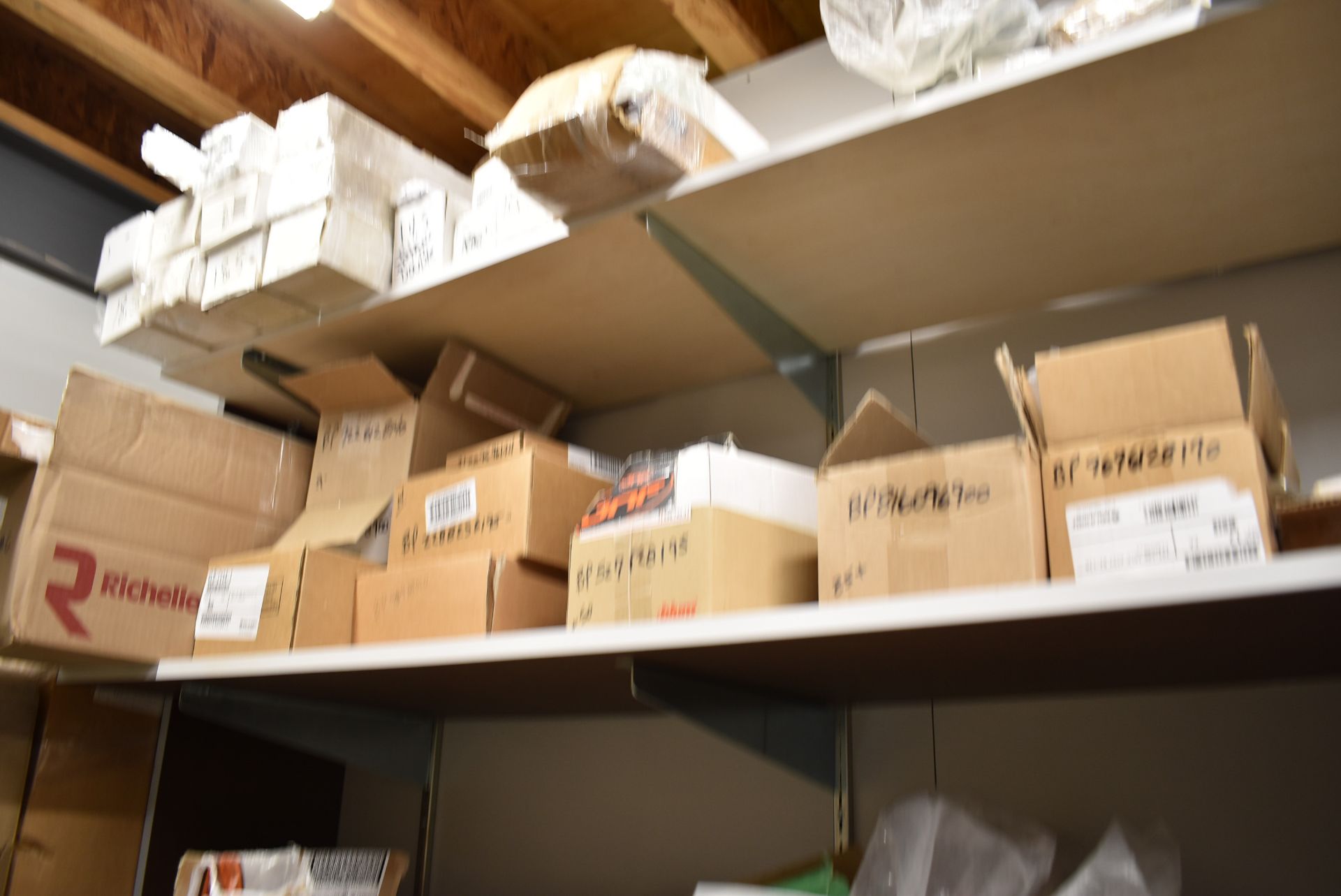 LOT/ CONTENTS OF STORAGE ROOM CONSISTING OF BLUM CABINET HARDWARE, SEALS AND SUPPLIES [RIGGING FEE - Image 16 of 18