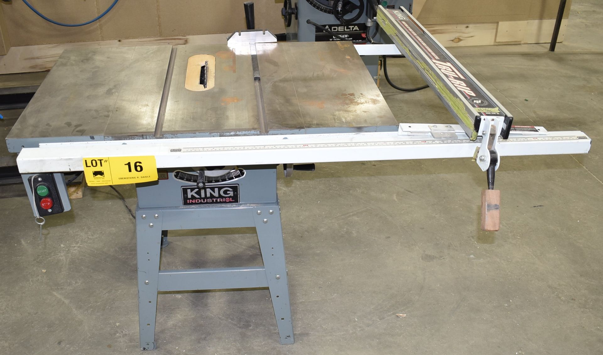 KING INDUSTRIAL (2006) KC-10GC 10" RIGHT TILT TABLE SAW WITH 2 HP MOTOR, SPEEDS TO 4,500 RPM, 110V-