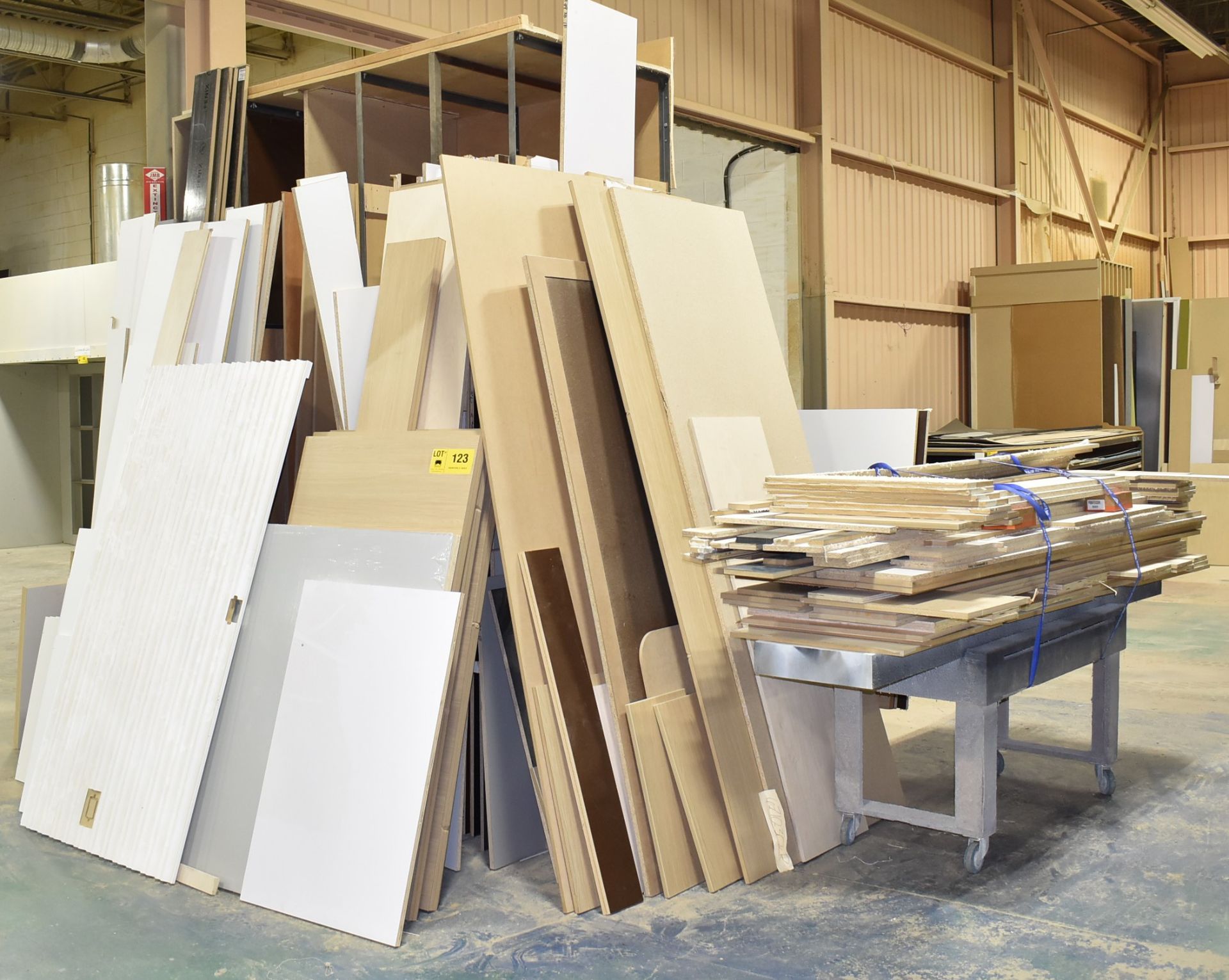 LOT/ CONTENTS OF RACK AND CARTS CONSISTING OF MDF, PARTICLEBOARD & PLYWOOD SHEET & OFF-CUT