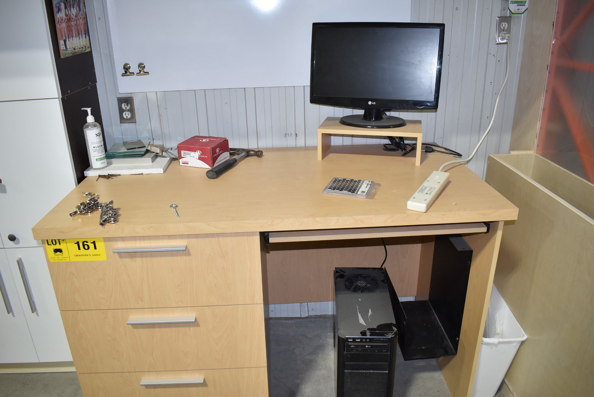 LOT/ SHIPPING AND RECEIVING WORKSTATION CONSISTING OF ANTEC DESKTOP COMPUTER WITH LG MONITOR, - Image 2 of 6