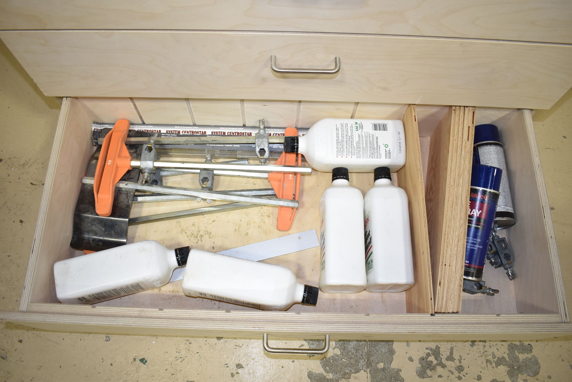 LOT/ CABINET WITH CONTENTS CONSISTING OF CUTTERS, SHAPER ACCESSORIES AND POWERFEED COMPONENTS [ - Image 8 of 8