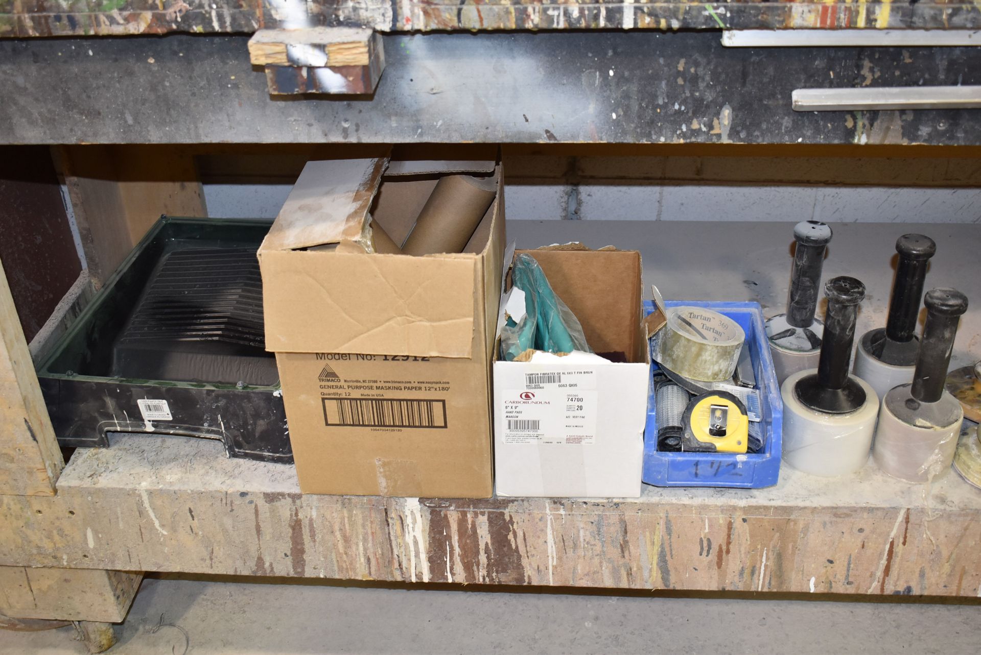 LOT/ WORKBENCH WITH CONTENTS CONSISTING OF PAINT MIXERS, PNEUMATIC SPRAY GUNS, HARDWARE AND SUPPLIES - Image 4 of 5