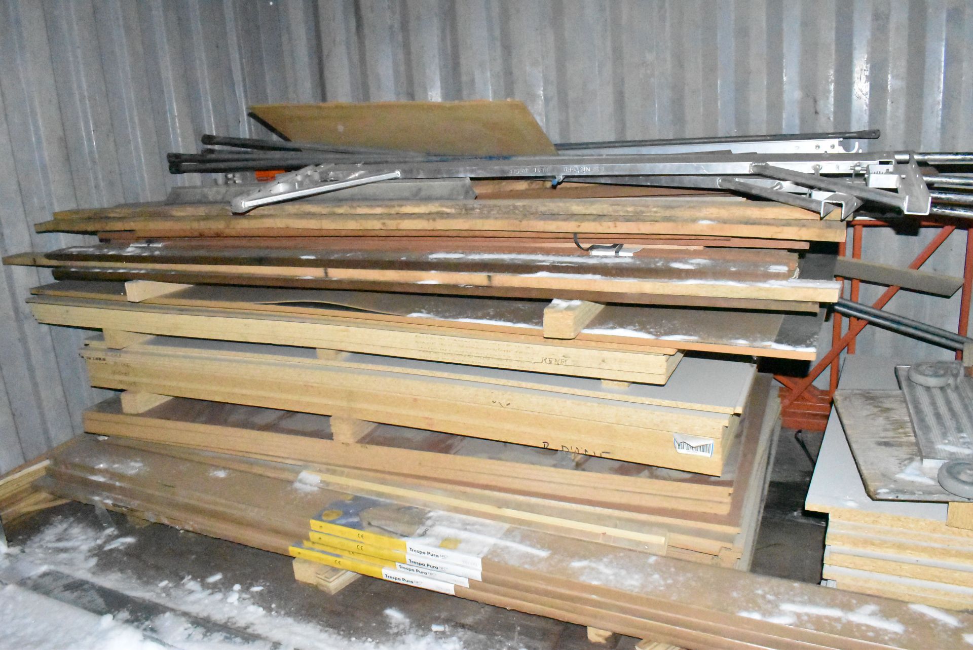 LOT/ CONTENTS OF STORAGE CONTAINER CONSISTING OF MDF AND PARTICLEBOARD SHEETS, RACKING AND - Image 4 of 10