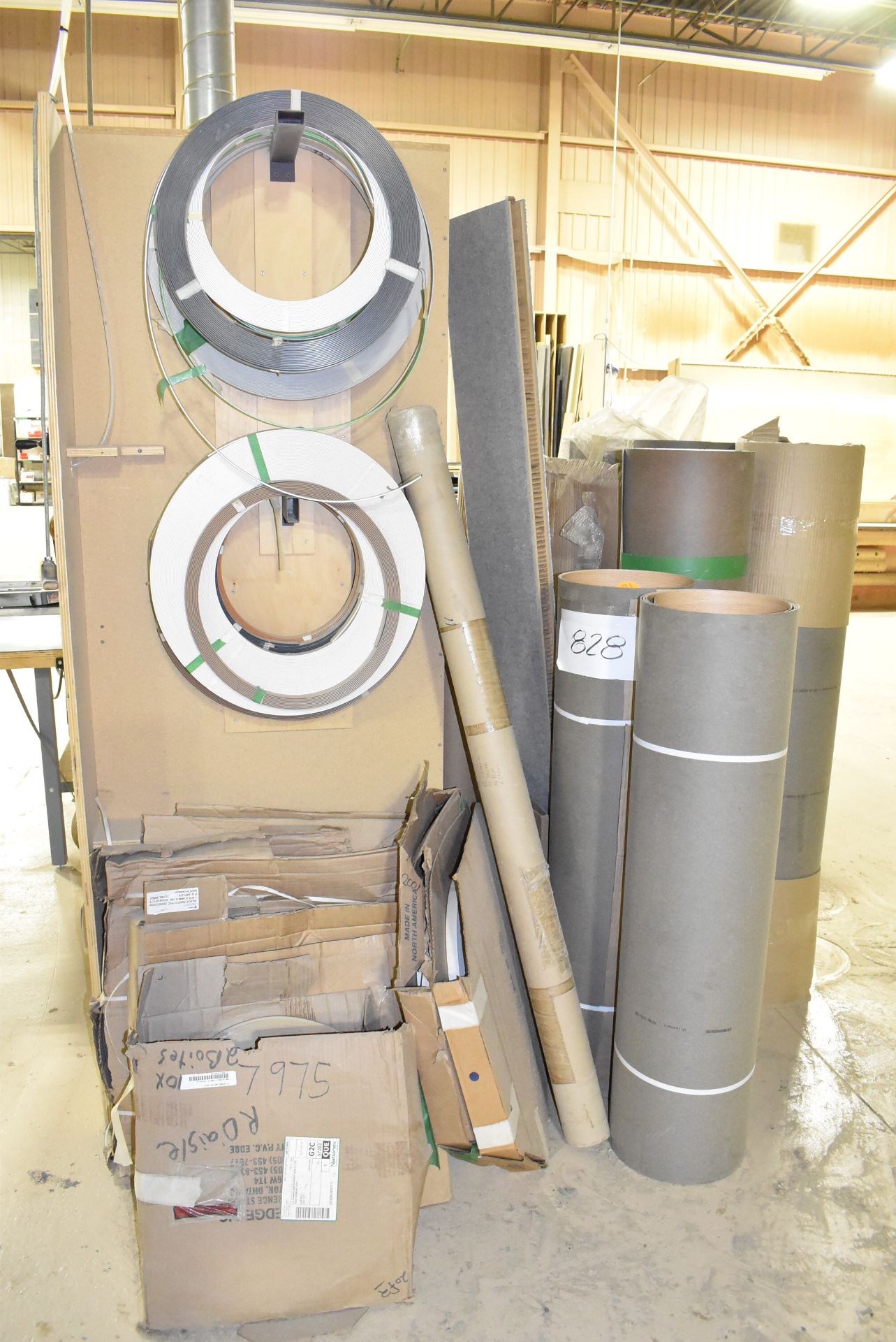 LOT/ CABINET WITH CONTENTS CONSISTING OF VENEER ROLLS AND SHEETS [RIGGING FEE FOR LOT #125 - $45/ - Image 2 of 4