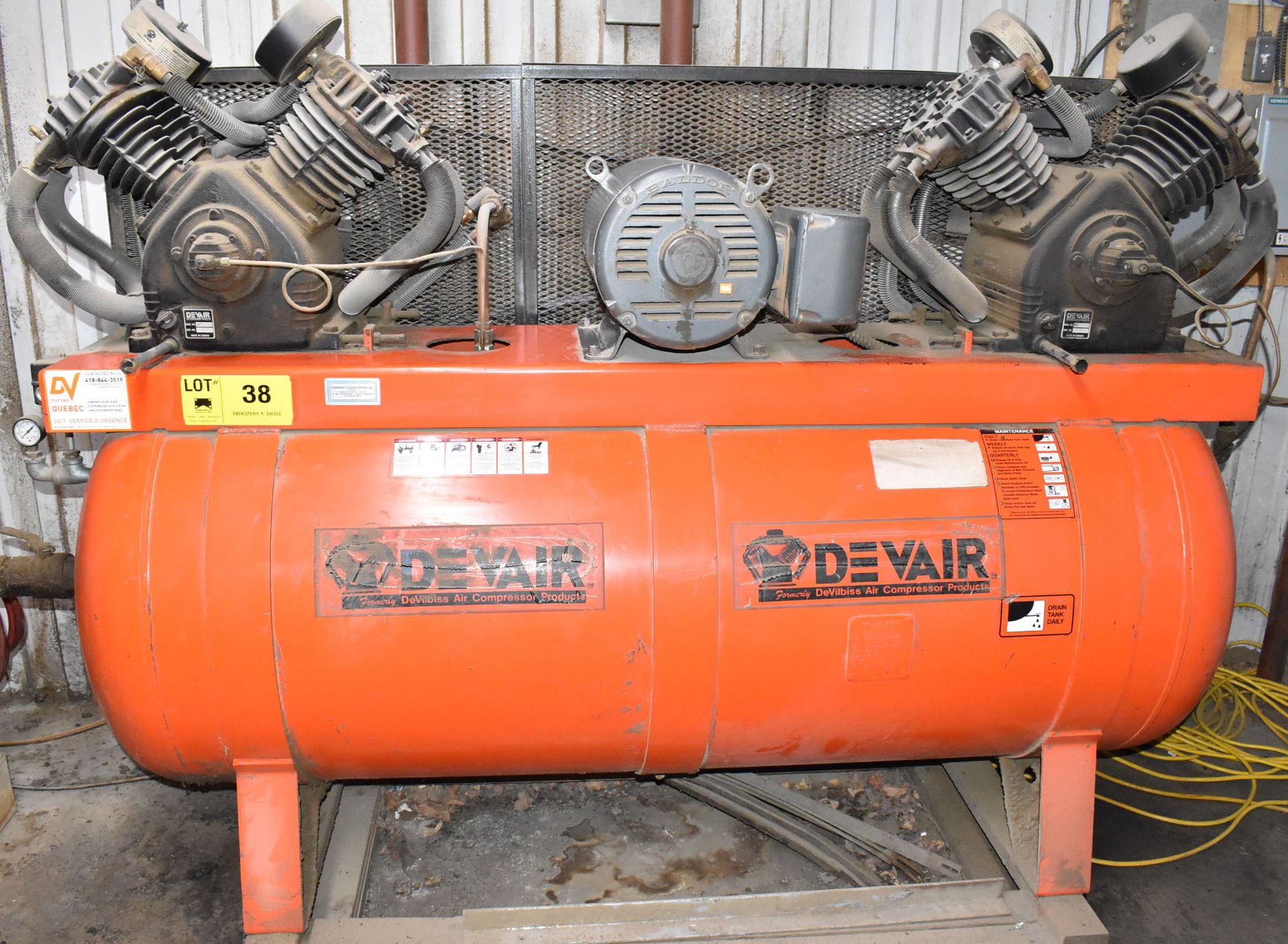 DEVAIR 30 HP AIR COMPRESSOR, 575V/3PH/60HZ, S/N N/A (CI) [RIGGING FEE FOR LOT #38 - $450 CAD PLUS