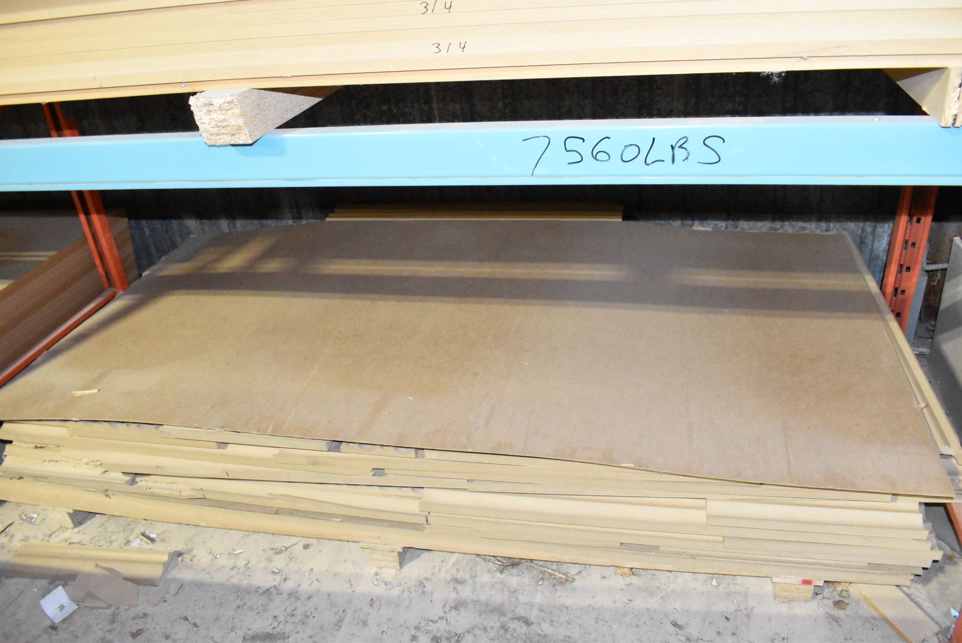 LOT/ CONTENTS OF SECTION CONSISTING OF MDF, PLYWOOD, PARTICLEBOARD AND PLEXIGLASS SHEET MATERIAL ( - Image 5 of 7