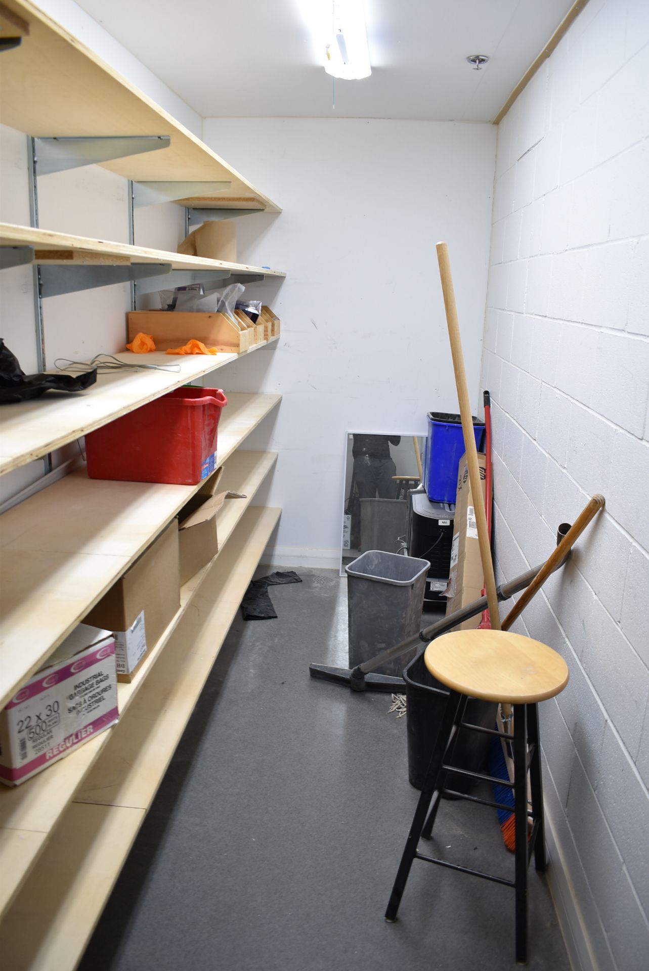 LOT/ CONTENTS OF SUPPLY CLOSET CONSISTING OF DESKTOP COMPUTER, PAPER SHREDDER, TOOLING AND SAW