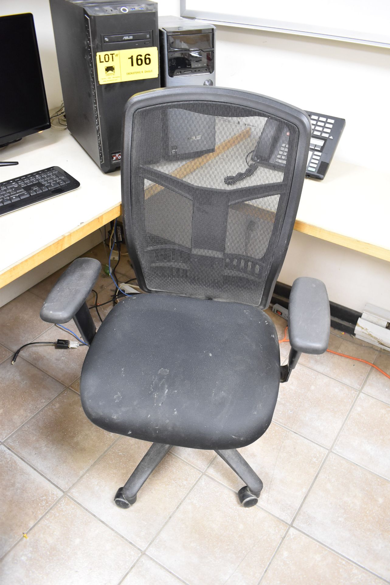 LOT/ ANTEC AND ASUS DESKTOP COMPUTERS WITH ACER MONITOR, KEYBOARD AND OFFICE CHAIR [RIGGING FEE - Image 4 of 4