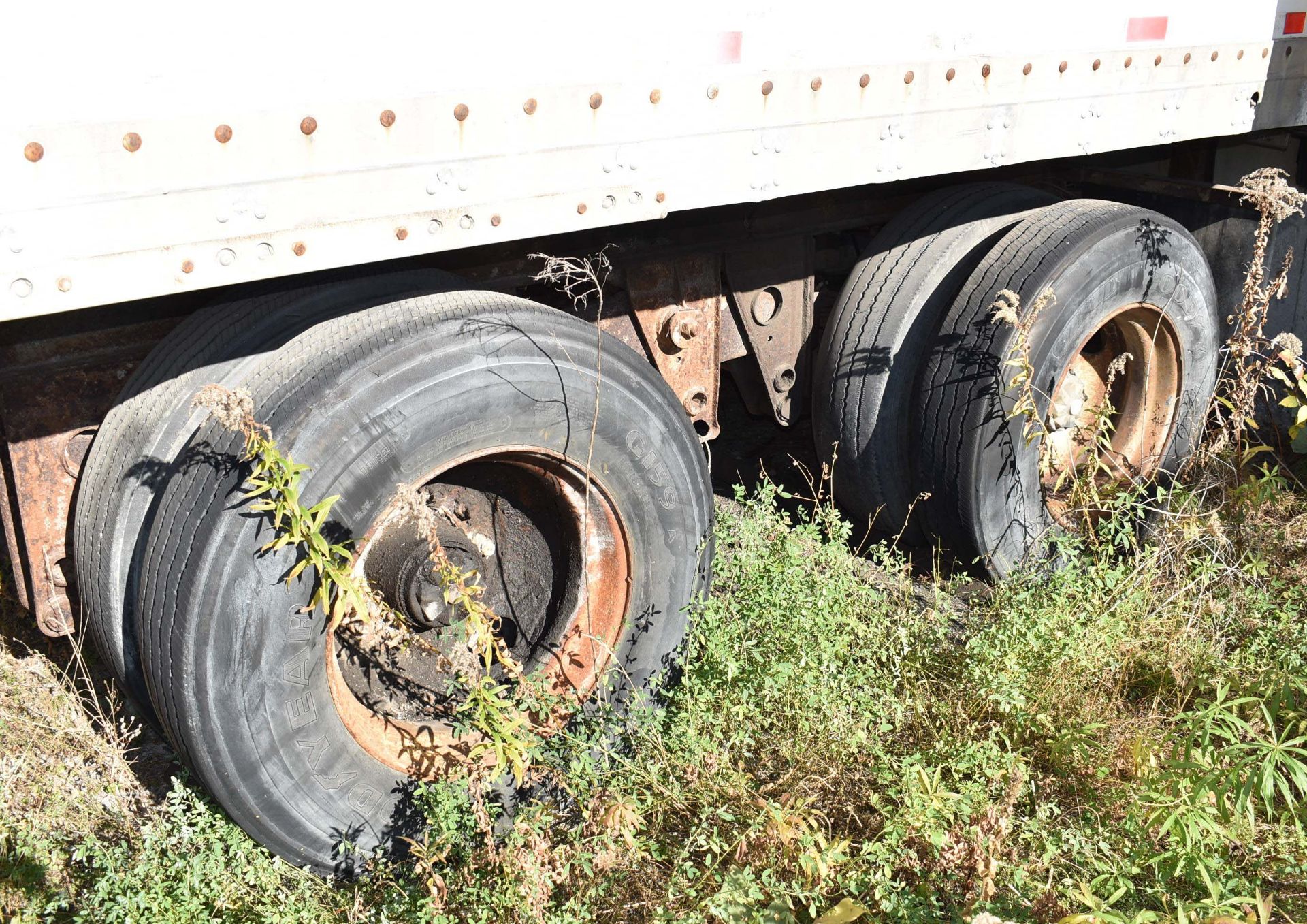 FRUEHAUF FPX-F2W-14M-102 46' STORAGE VAN TRAILER, VIN 2H8V04622DS161618 (NO REGISTRATION - DELAYED - Image 6 of 7