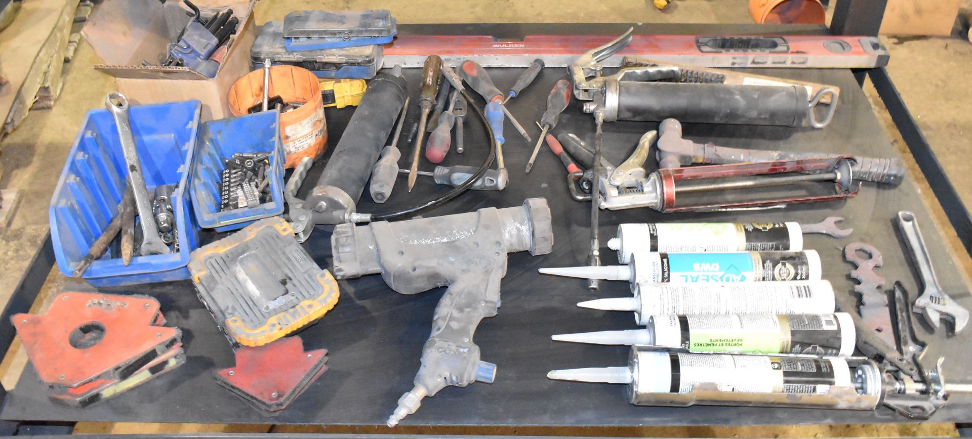 LOT/ CART WITH CONTENTS CONSISTING OF TOOLS, GREASE GUNS, SUPPLIES AND 6" BENCH VISE - Image 3 of 4