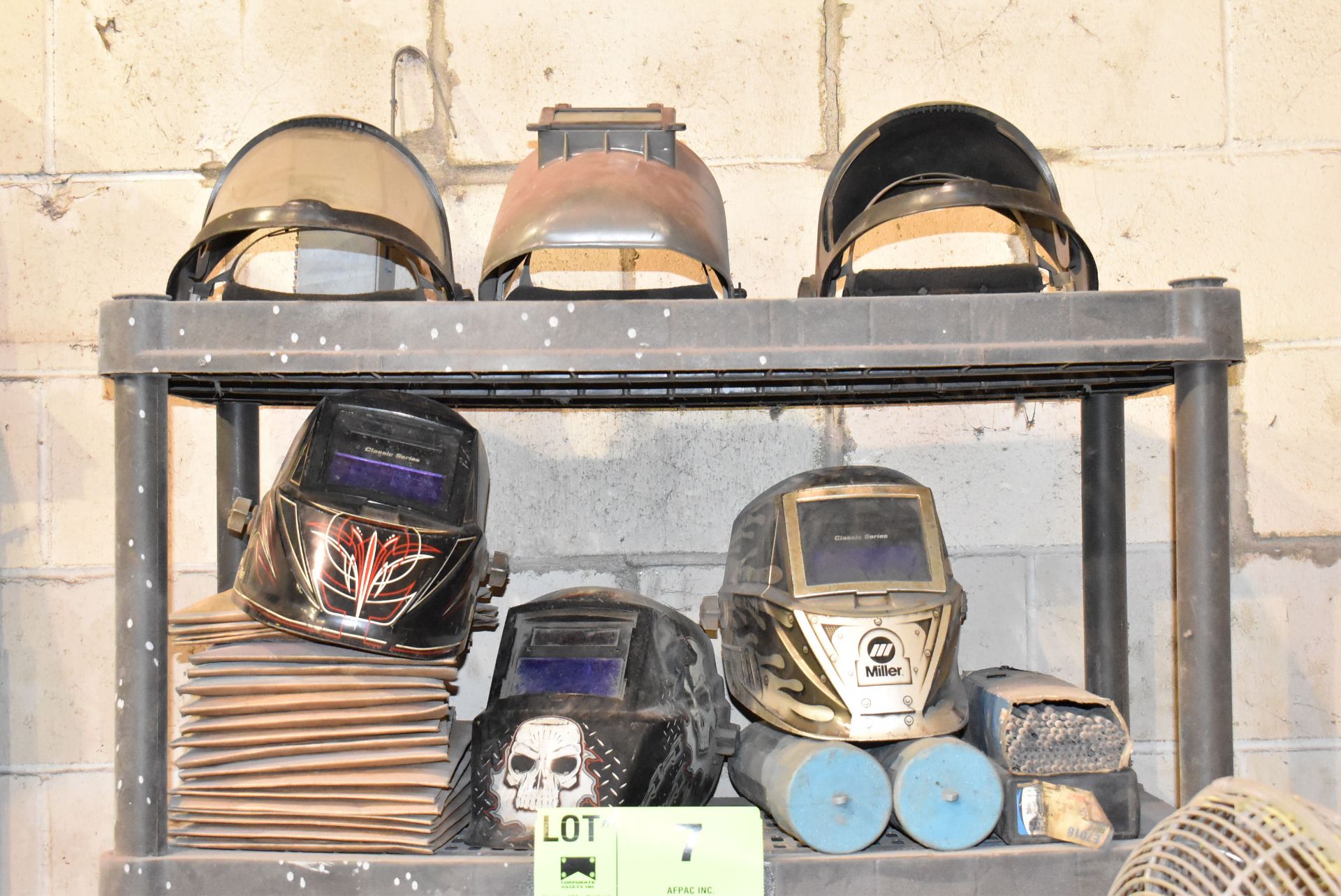 LOT/ RACK WITH CONTENTS CONSISTING OF WELDING MASKS, ELECTRODES AND GUNS - Image 2 of 4