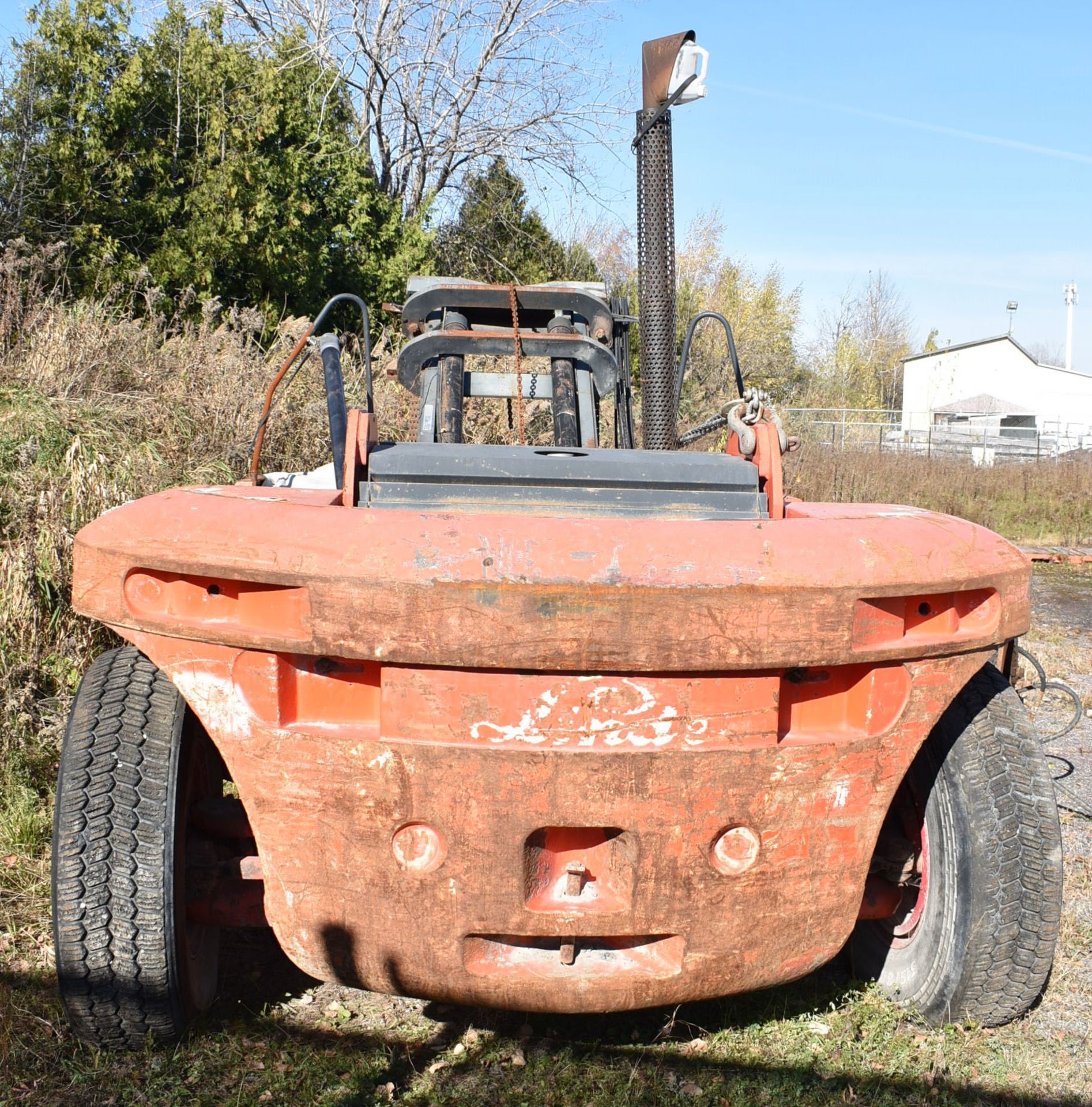 LINDE HANSLER H136 30,000 LB CAPACITY OUTDOOR DIESEL FORKLIFT WITH 197" MAXIMUM VERTICAL REACH, S/ - Image 3 of 14