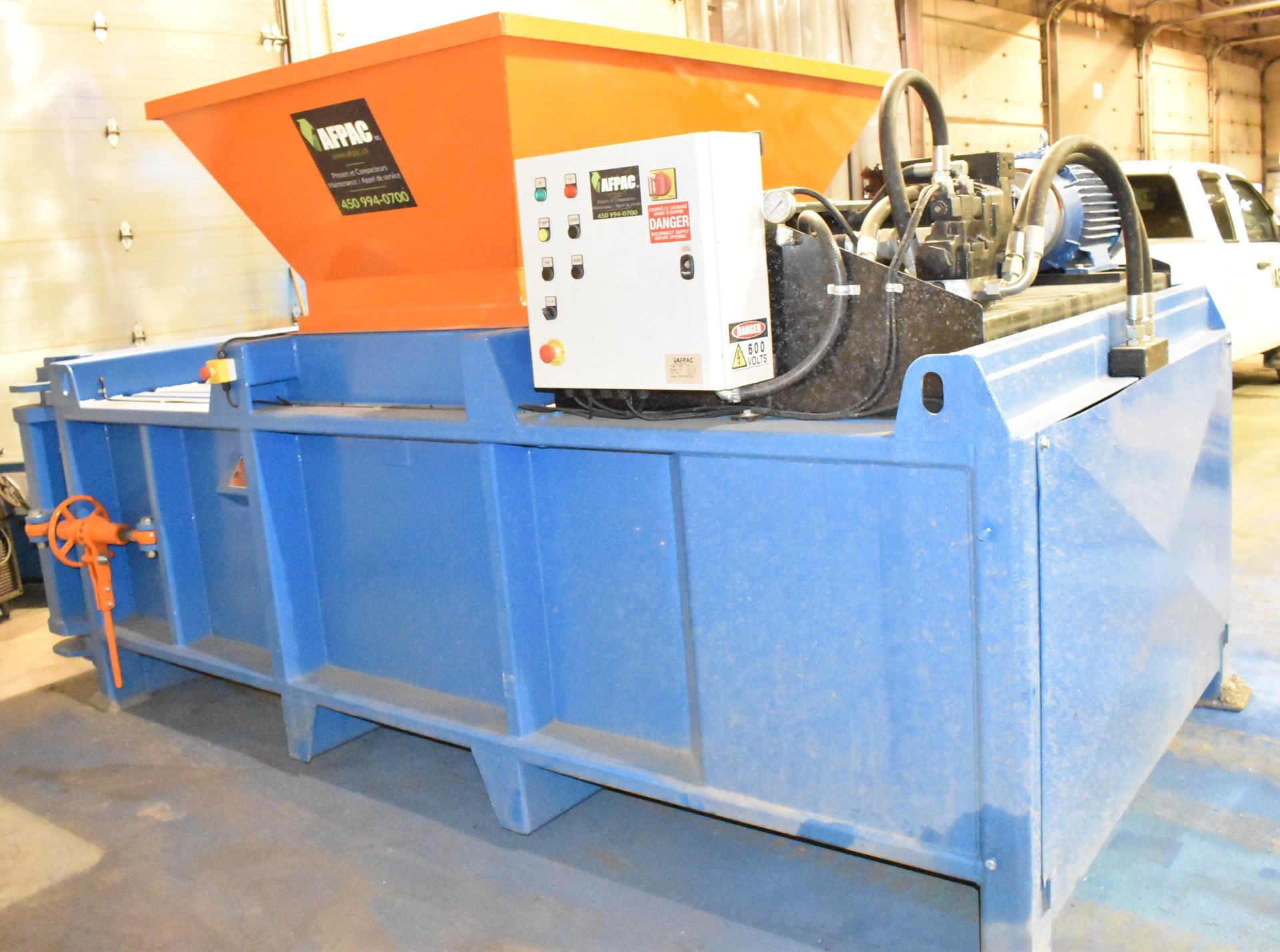 AFPAC HORIZONTAL HYDRAULIC ALUMINUM BALER WITH 20 HP DRIVE MOTOR, 600V/3PH/60HZ, S/N 9631001032 (CI) - Image 2 of 8