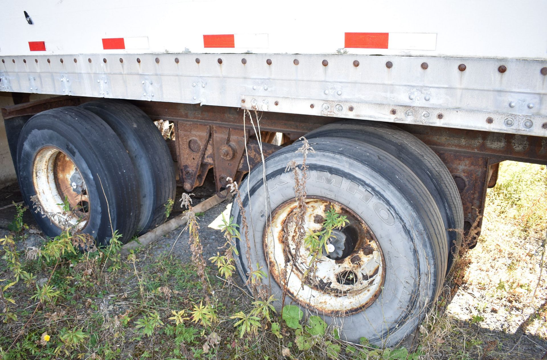 FRUEHAUF FPX-F2W-14M-102 46' STORAGE VAN TRAILER, VIN 2H8V04622DS161618 (NO REGISTRATION - DELAYED - Image 5 of 7