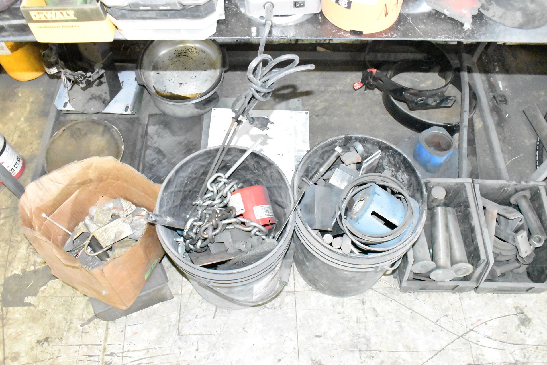 LOT/ SHOP TABLE WITH CONTENTS CONSISTING OF DRILL SHARPENER, HARDWARE, FITTINGS AND SUPPLIES - Image 4 of 4