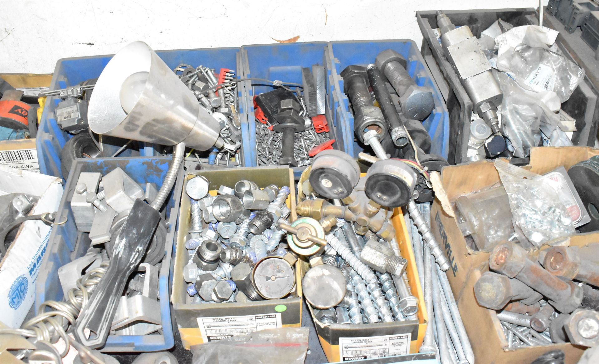 LOT/ SHOP TABLE WITH CONTENTS CONSISTING OF DRILL SHARPENER, HARDWARE, FITTINGS AND SUPPLIES - Image 3 of 4