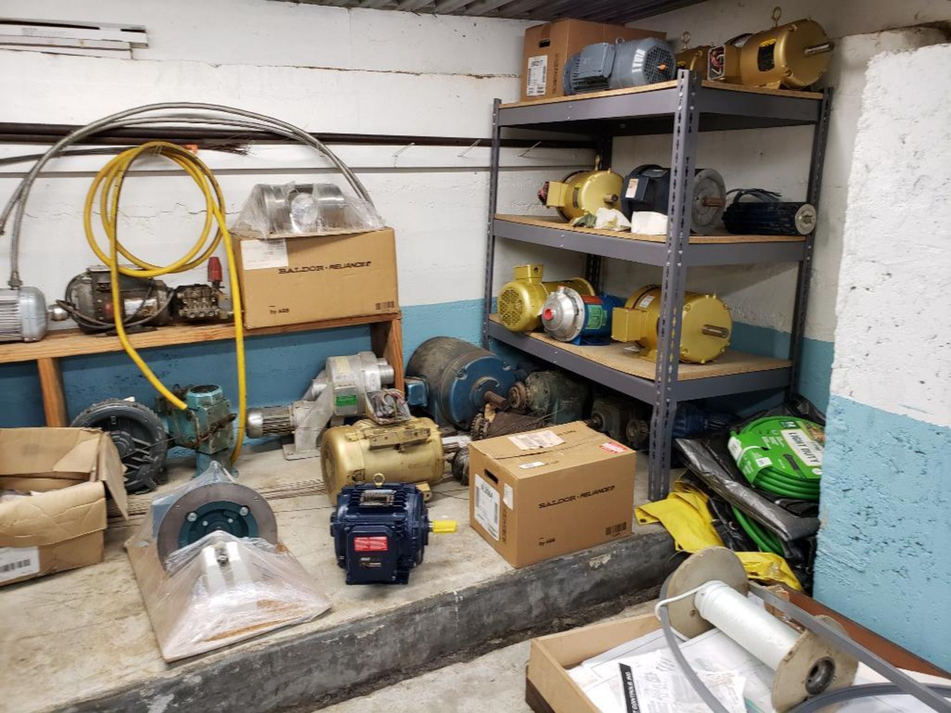 Contents of Spare Parts Storage Room - Bild 6 aus 7