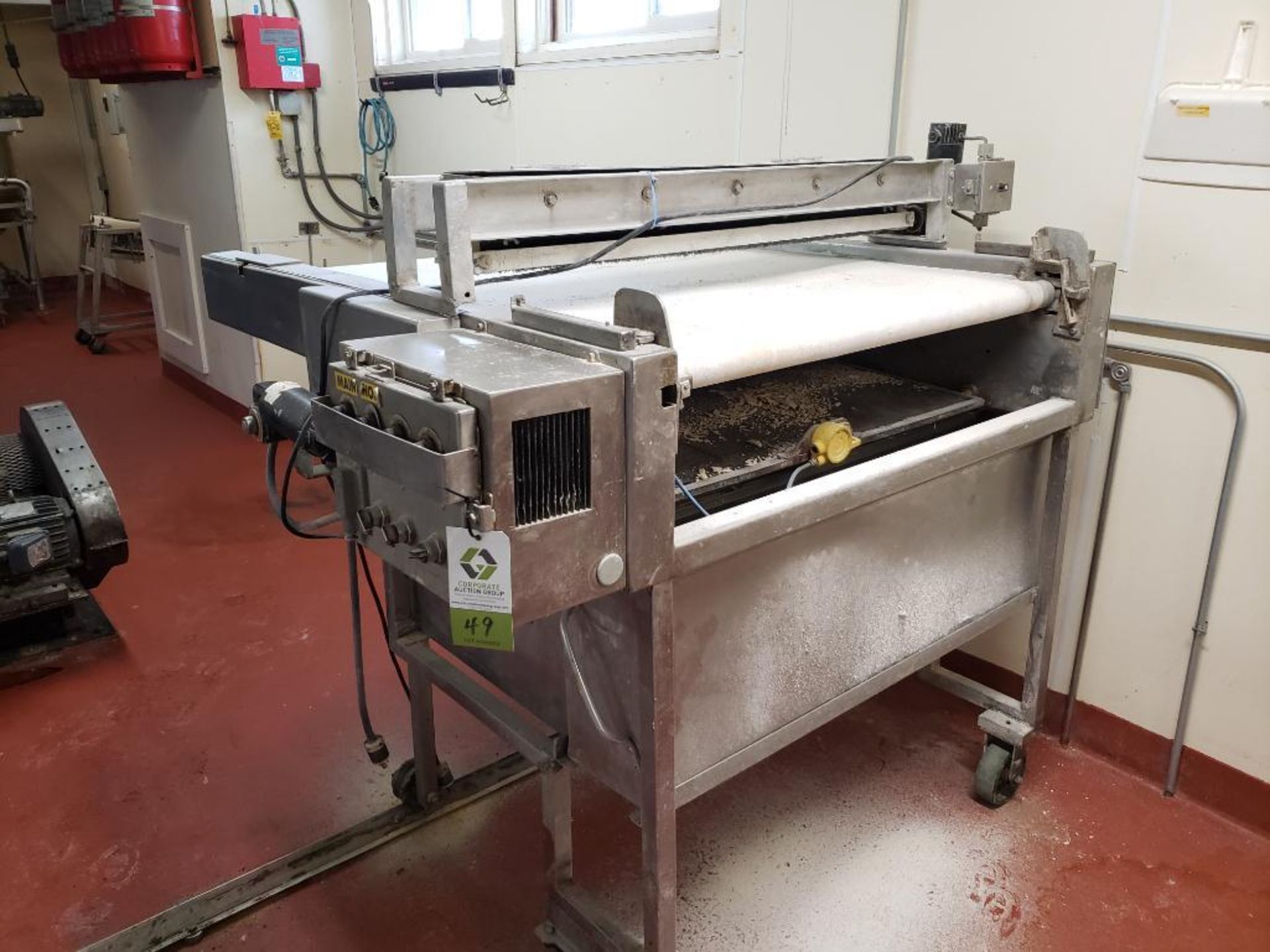 Reciprocating Donut Topping and Drop Conveyor