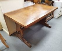 20th century oak extending dining table on end standard supports (137x84x76cm)