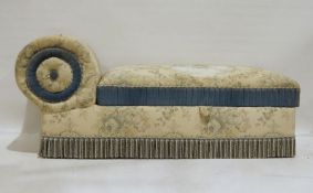 Early 20th century daybed with foliate cream ground upholstery, lift top seat