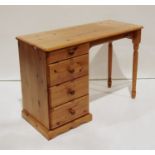 20th century pine single pedestal desk (104x44x72cm)