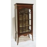 Edwardian mahogany and satinwood strung display cabinet, moulded cornice above astragal glazed