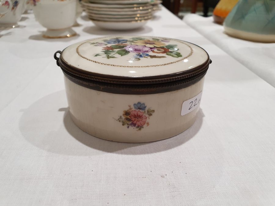 French porcelain square section jardiniere, circa 1835, painted with swags of flowers alternating - Image 14 of 17