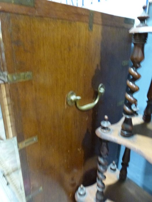 19th century-style mahogany campaign desk, the rectangular top above eight drawers and kennel - Image 7 of 7