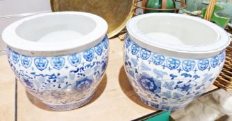 Pair of modern Chinese style blue and white jardinieres