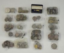 Accumulation of mainly British coins of commemoratives, pennies, etc, some silver coins (1 tray)