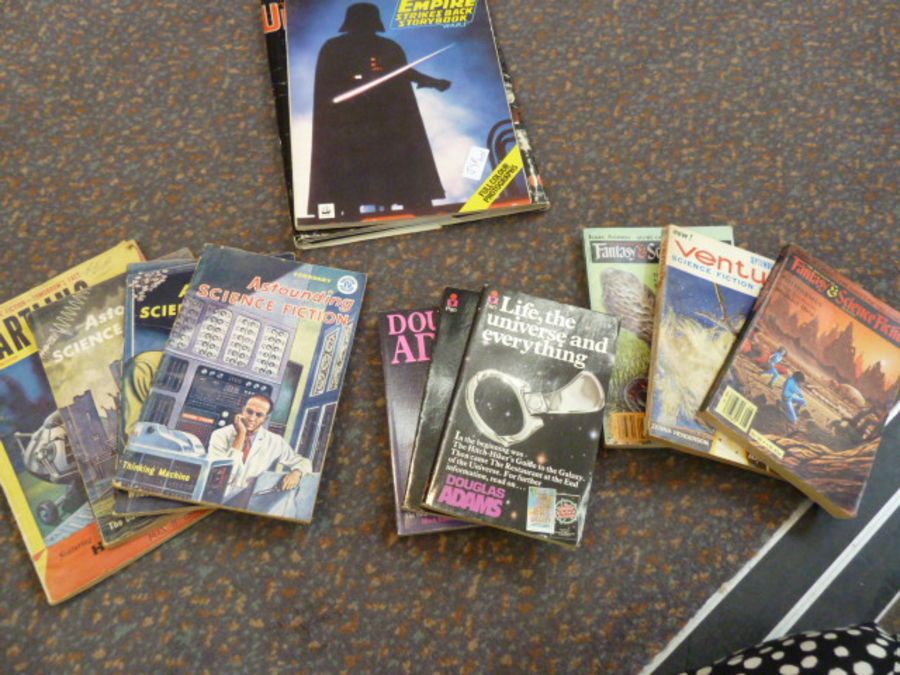 Science fiction and fantasy Asimov, Isaac  Large quantity of paperbacks to include 'IRobot', a few - Image 7 of 7