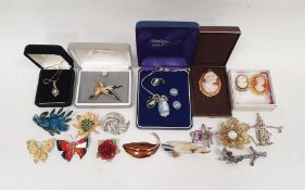 Wedgwood Jasperware pendant and earrings, two various cameo brooches, diamante and other brooches,