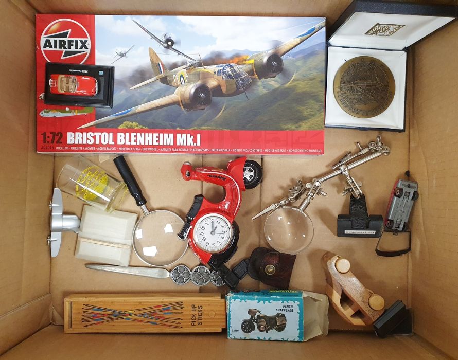 Assorted diecast and other cars and other models to include Airfix 1:72 Bristol Blenheim MKI - Image 2 of 2