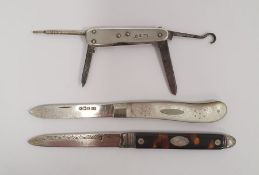 Georgian tortoiseshell and silver folding fruit knife, an Edwardian silver and mother-of-pearl