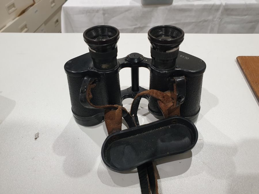 Pair of binoculars in leather case, two Marconi valves model no.346, a piece of medical/scientific - Image 7 of 8