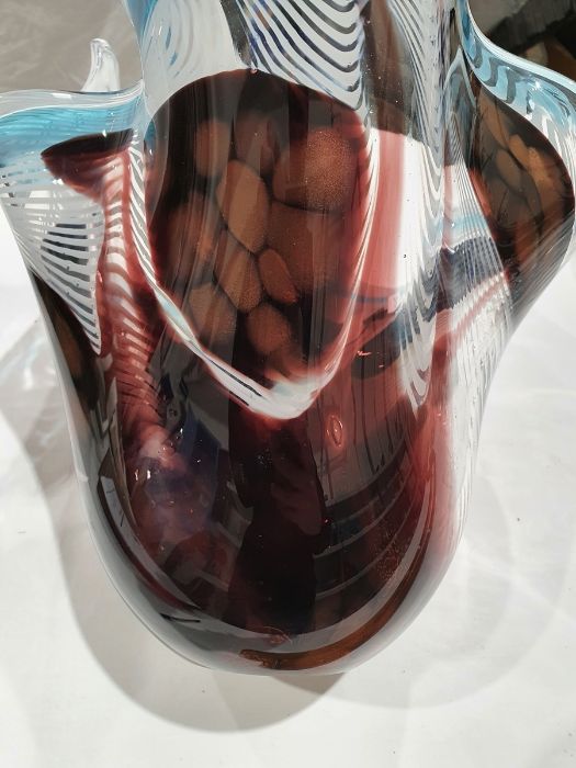 Murano Fazzoletto glass centrepiece freeform vase with white, burgundy and blue swirls and gold - Image 10 of 14