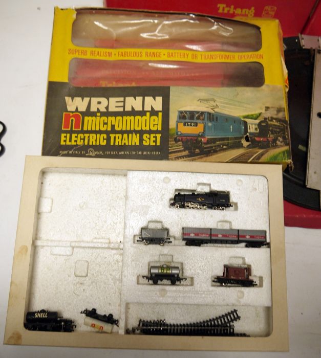 Tri-ang Railways electric model railway, 00 gauge, boxed RS.4, RS.6, R.161, various coaches and - Image 2 of 5